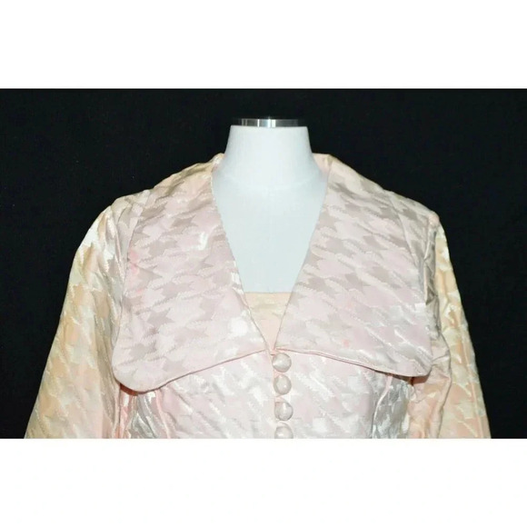 Pink Brocade Houndstooth Pattern Dress and Coat - Picture 2 of 13
